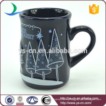 YScc0012-01 Taza del regalo de la Navidad con el patrón del árbol para los cabritos